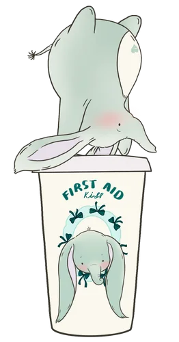 แก้วดีไซน์พิเศษของ First Aid Kiss Cafe