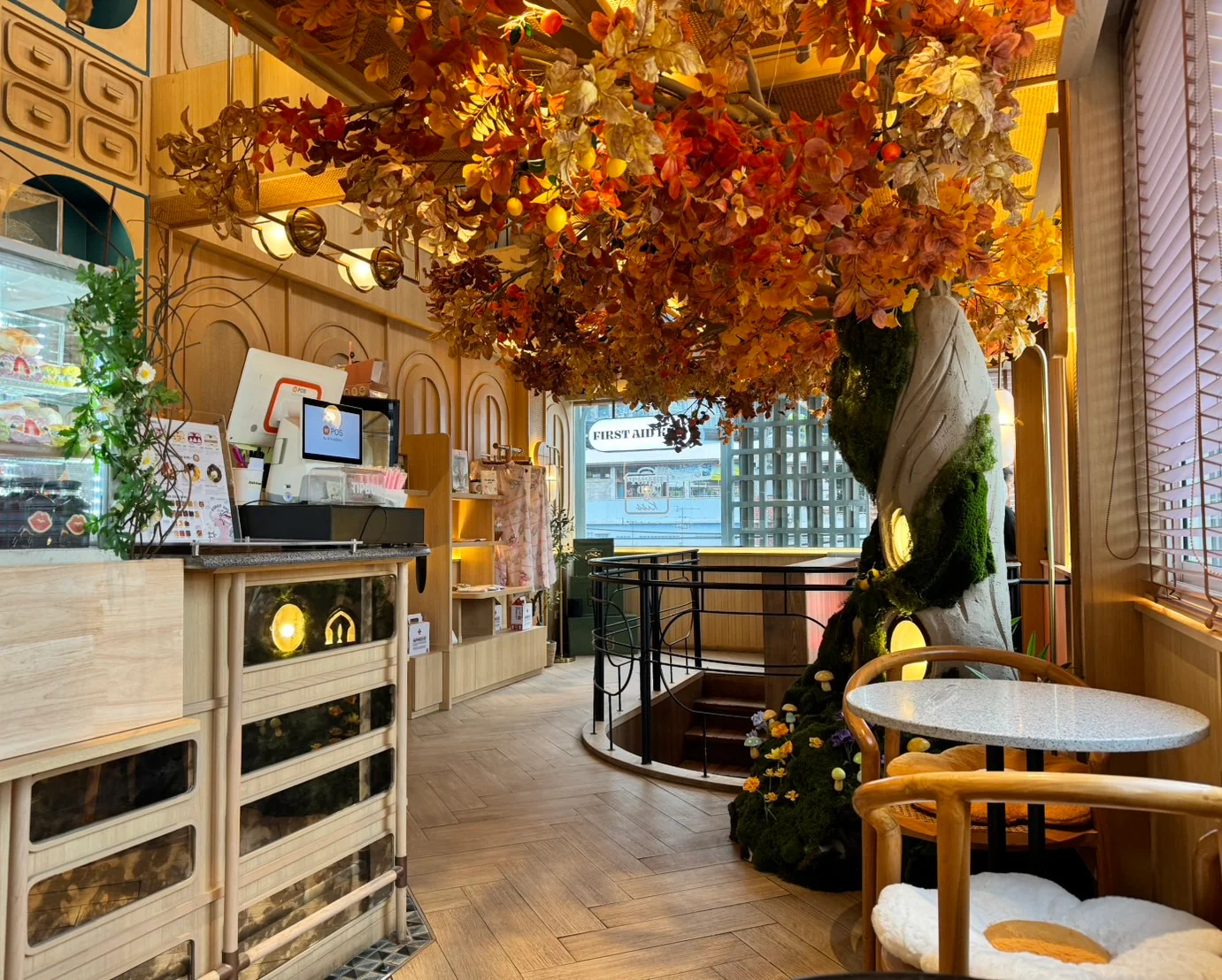 บรรยากาศ First Aid Kiss Cafe มุมที่ 1